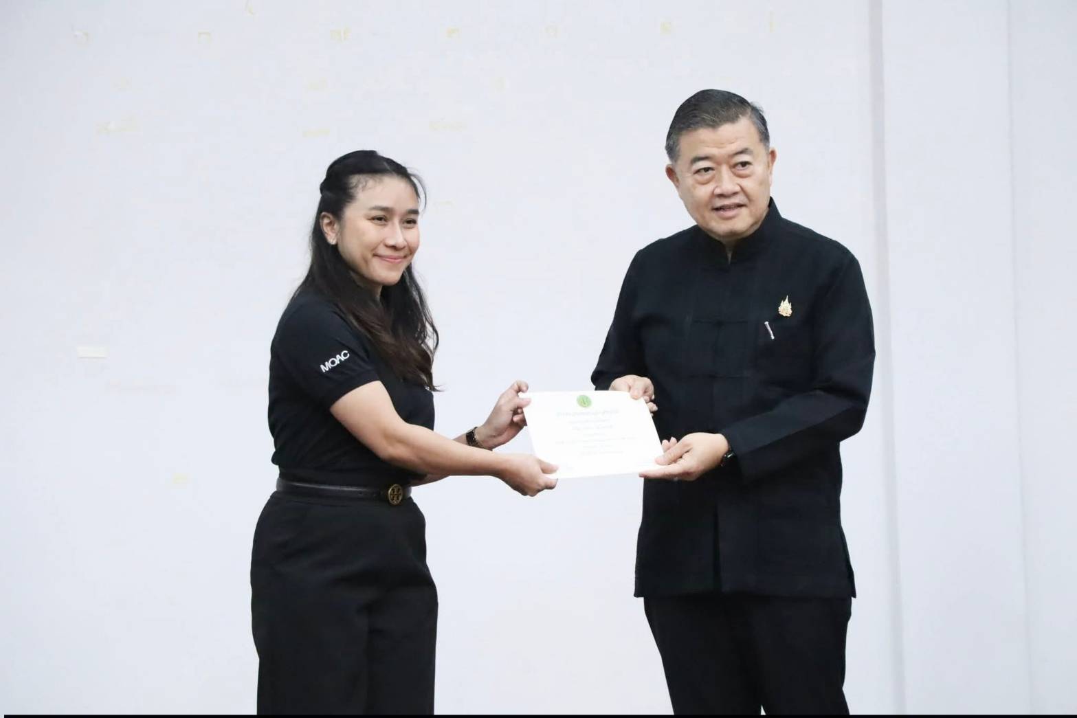 title - ปลัดกระทรวงเกษตรและสหกรณ์ เป็นประธานในพิธีปิดการฝึกอบรมฯ และมอบประกาศนียบัตรแก่ผู้ผ่านการฝึกอบรมหลักสูตร นักบริหารการพัฒนาการเกษตรและสหกรณ์ ระดับต้น รุ่นที่ 78 ณ หอประชุมหม่อมราชวงศ์หญิงรสลิน คัคณางค์ ศูนย์ส่งเสริมและพัฒนาอาชีพเสริมนอกภาคการเกษตร